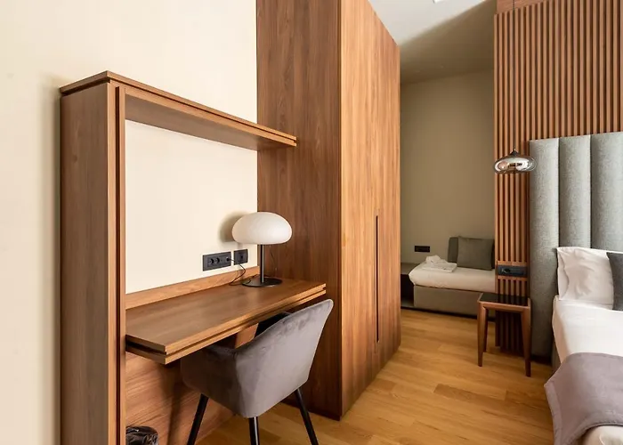 Elical Exclusive Private