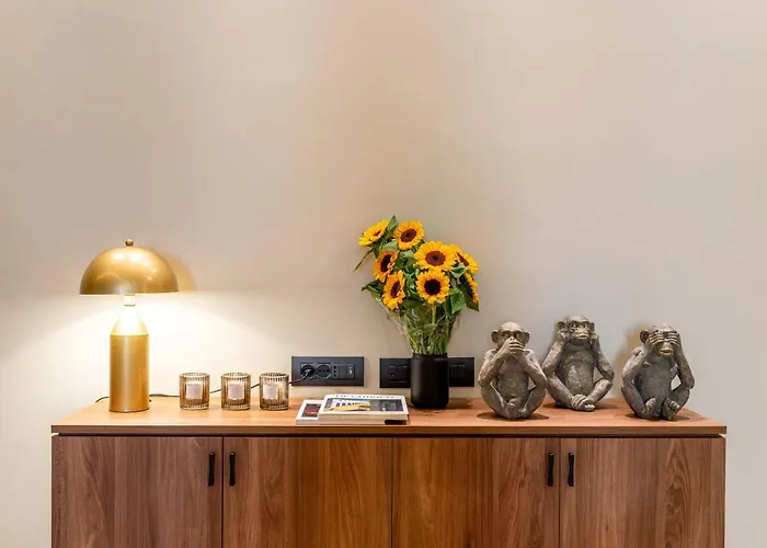 Elical Exclusive Private