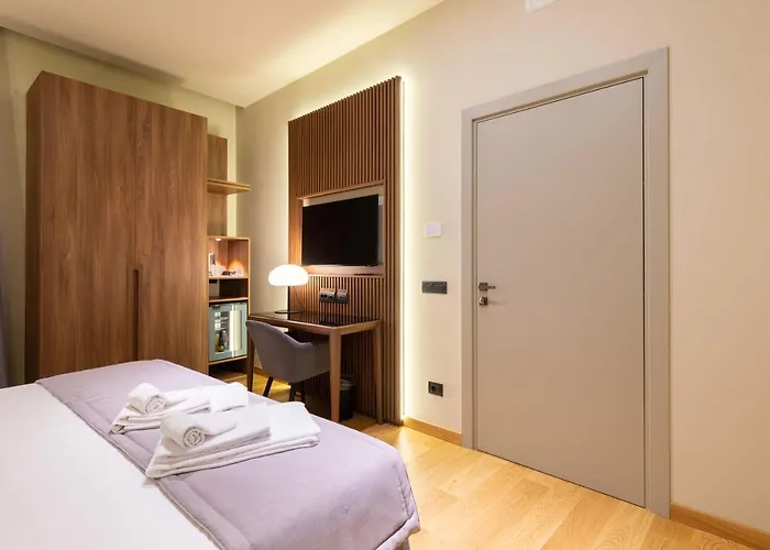 Elical Exclusive Private Guest house