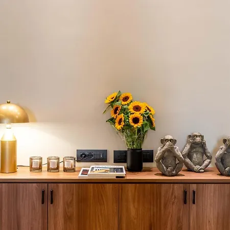 Elical Exclusive Private