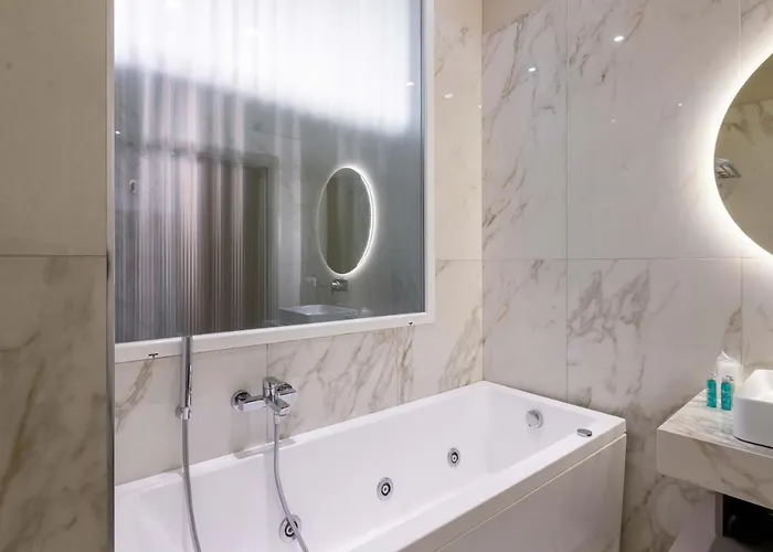 Elical Exclusive Private